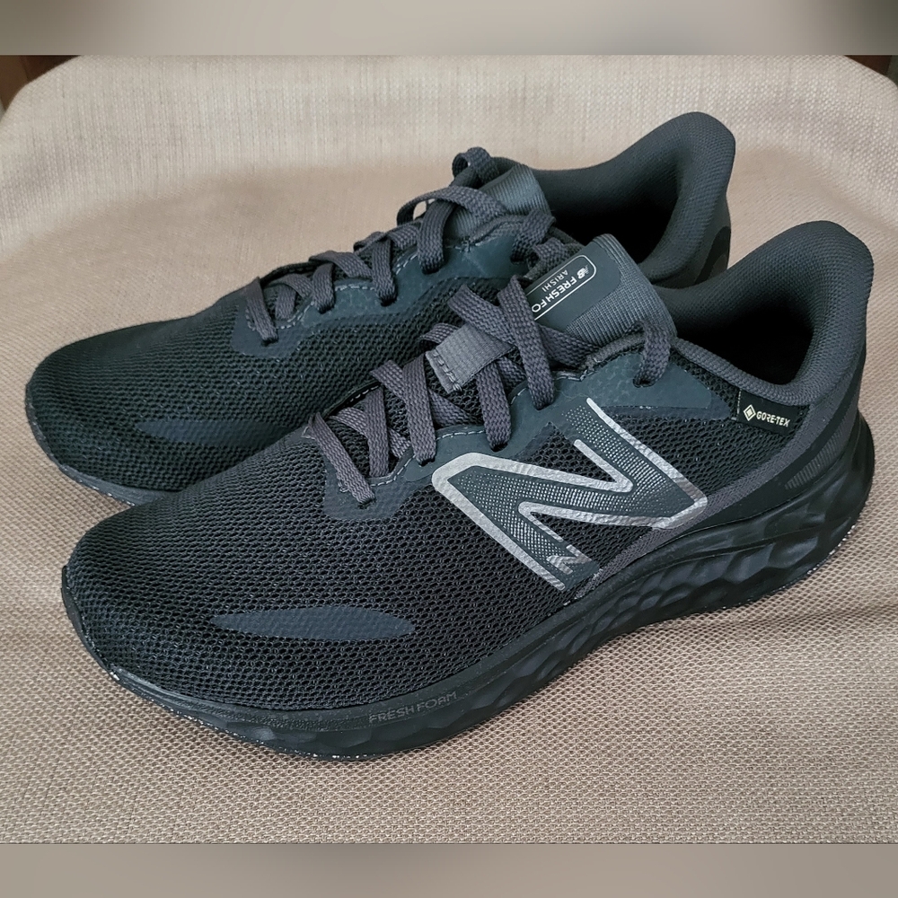 Womem's New Balance Fresh Foam Arishi v4 GORE-TEX Shoes - Picture 3 of 15